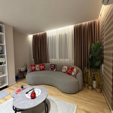 Luxury 9 Near Square 21 Apartman *