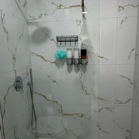 Luxury 9 Near Square 21 Lägenhet Tirana